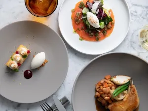 FIVE – GRILL & LOUNGE