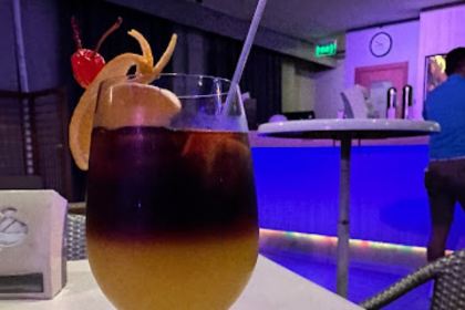 Wave Bar & Lounge at Henann Regency Resort & Spa