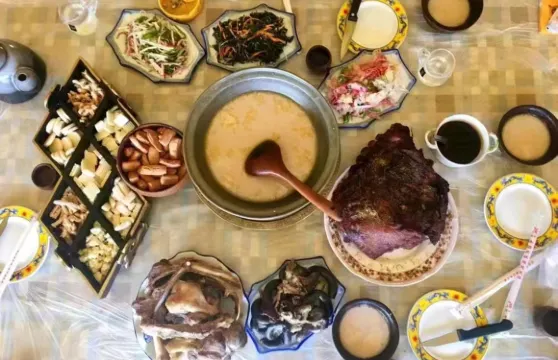 希拉穆仁草原朝魯呼牧民家