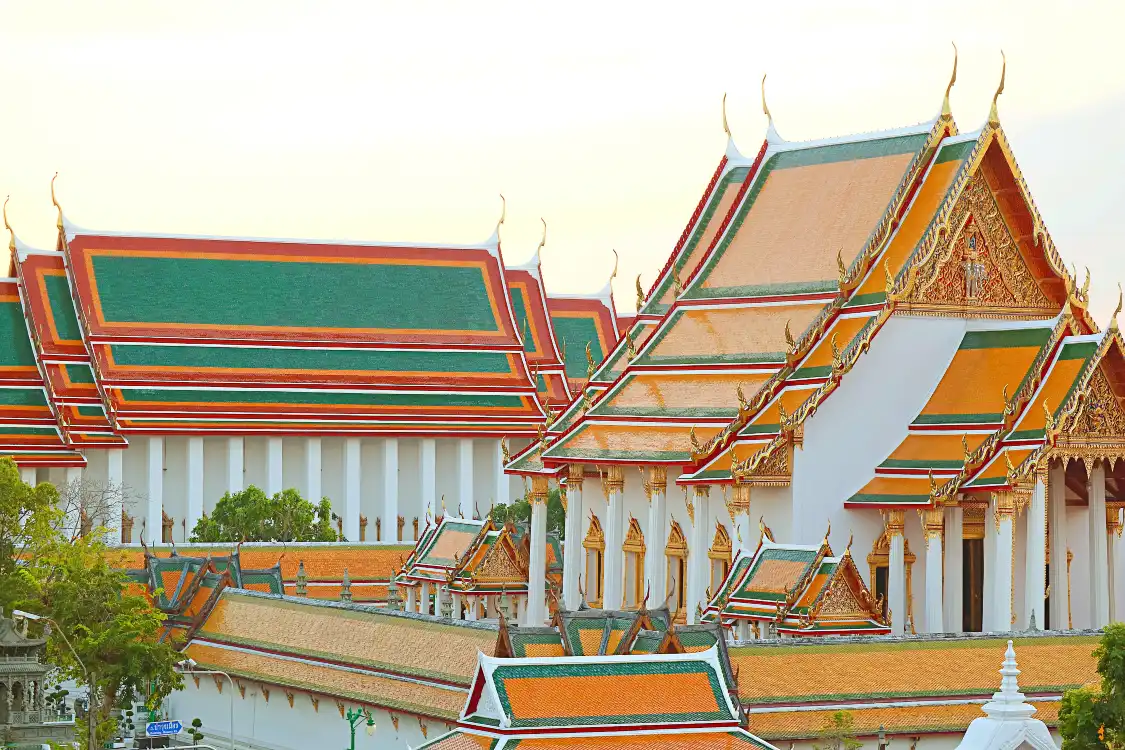Hotels near Wat Suthat Thep Wararam Ratchaworamahawihan