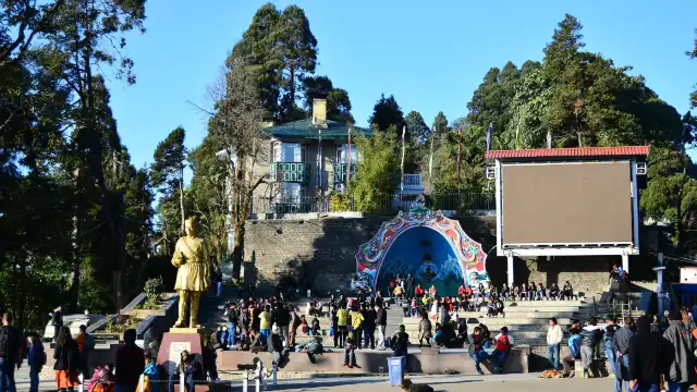 Hotels near Darjeeling Mall
