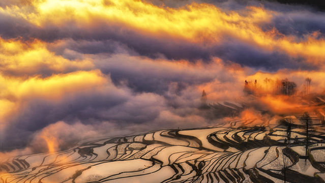 Sunrise Sightseeing in Yuanyang