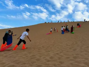 Dunhuang Mingsha Mountain Desert Camping Off-road Base (Mingmo Wild Luxury)