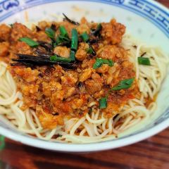 220辣肉面馆(松花江路店) User Photo