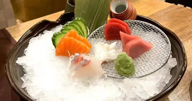 Tsukiji Sushi Bar - Madre Antonia Paris