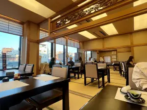 Top 6 Restaurants for Views & Experiences in Fukuoka