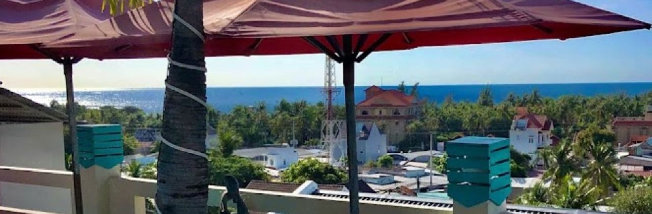 Breeze Restaurant & Bar