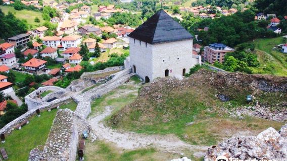 Tešanj Castle