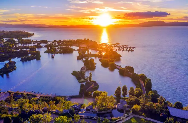 การชมพระอาทิตย์ตกที่คุนหมิง