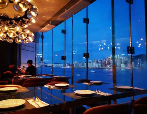 Greyhound Café Galleria (K11 Musea)