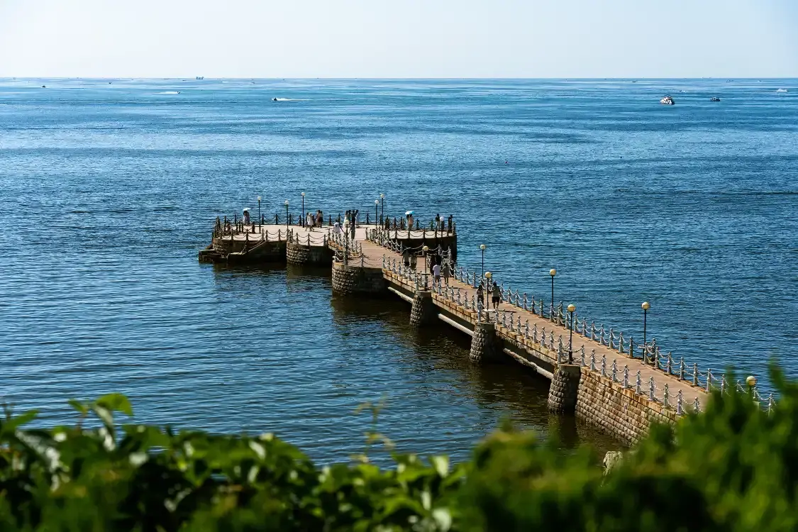 Hotels near Golden Bay Pier