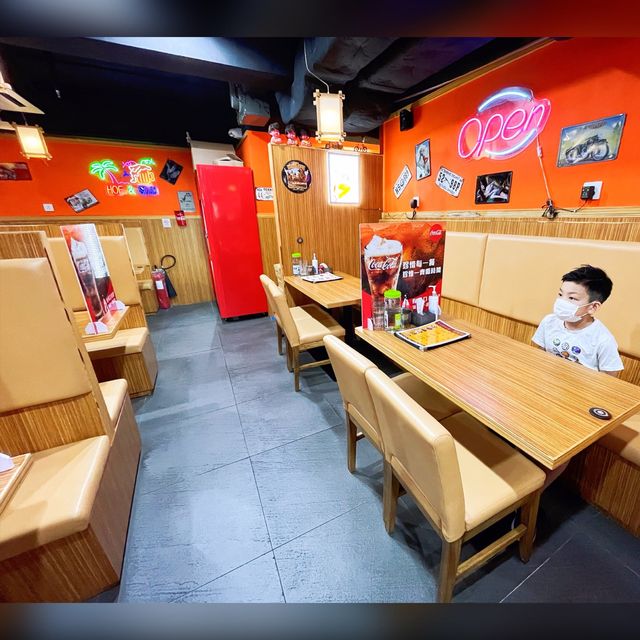  位於山林道的韓風小店， 炸雞一百多元足有十幾件！