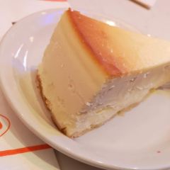 Junior's Restaurant & Bakery User Photo