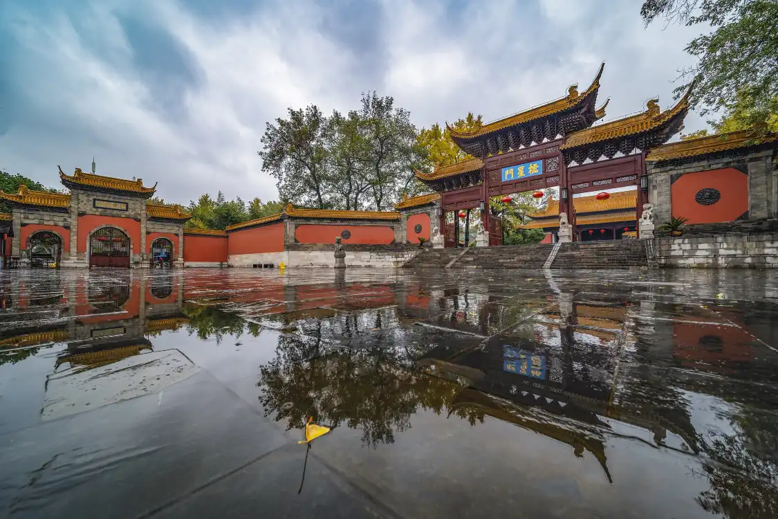 Hotels near Chaotian Palace