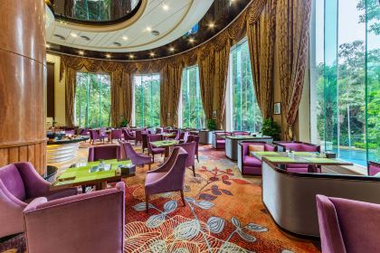 Yunfubiguiyuanfenghuangjiudianweiyena Western Restaurant