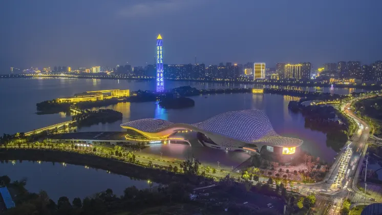 Jiujiang Picture & Cultural Relic Exhibition of Anti-flood in 1998周辺のホテル