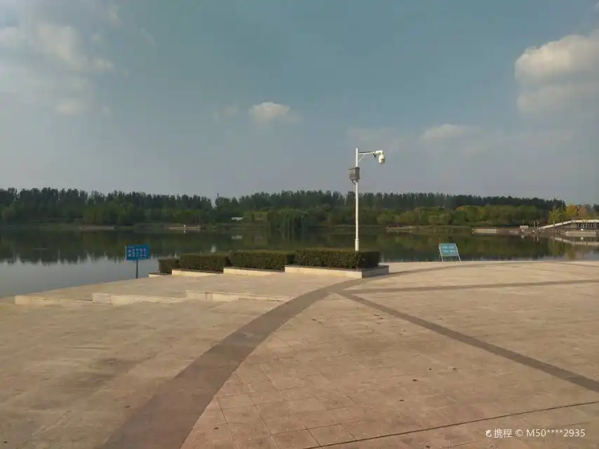 Hotels near Mingzhu Lake Park