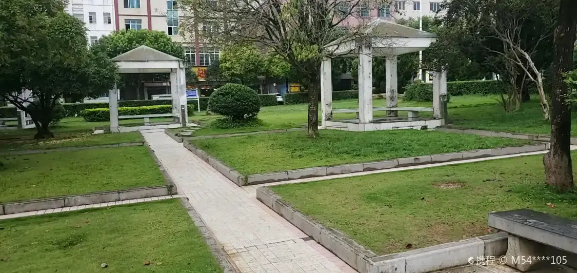 Hotels near Pingdong Square