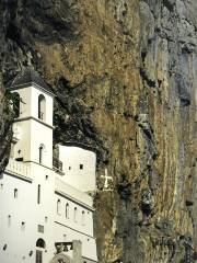 Monastère d'Ostrog