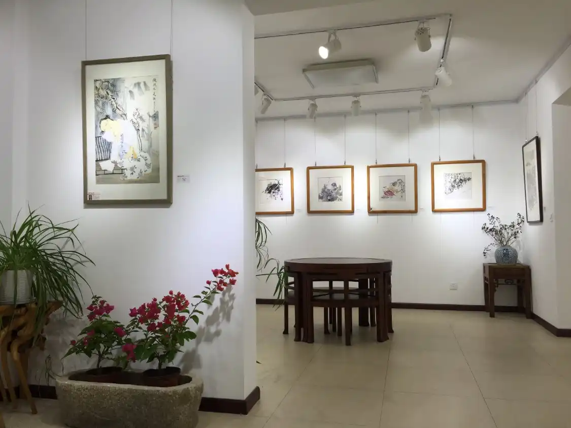 Hotels near Cunzhentang Art Museum