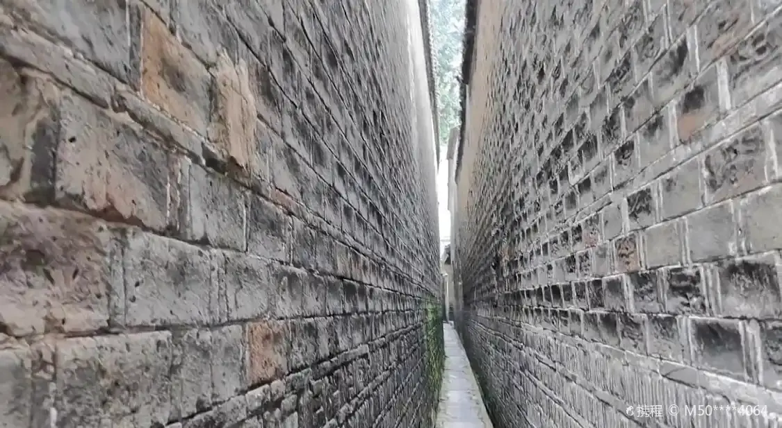 Hotels near One-person Lane