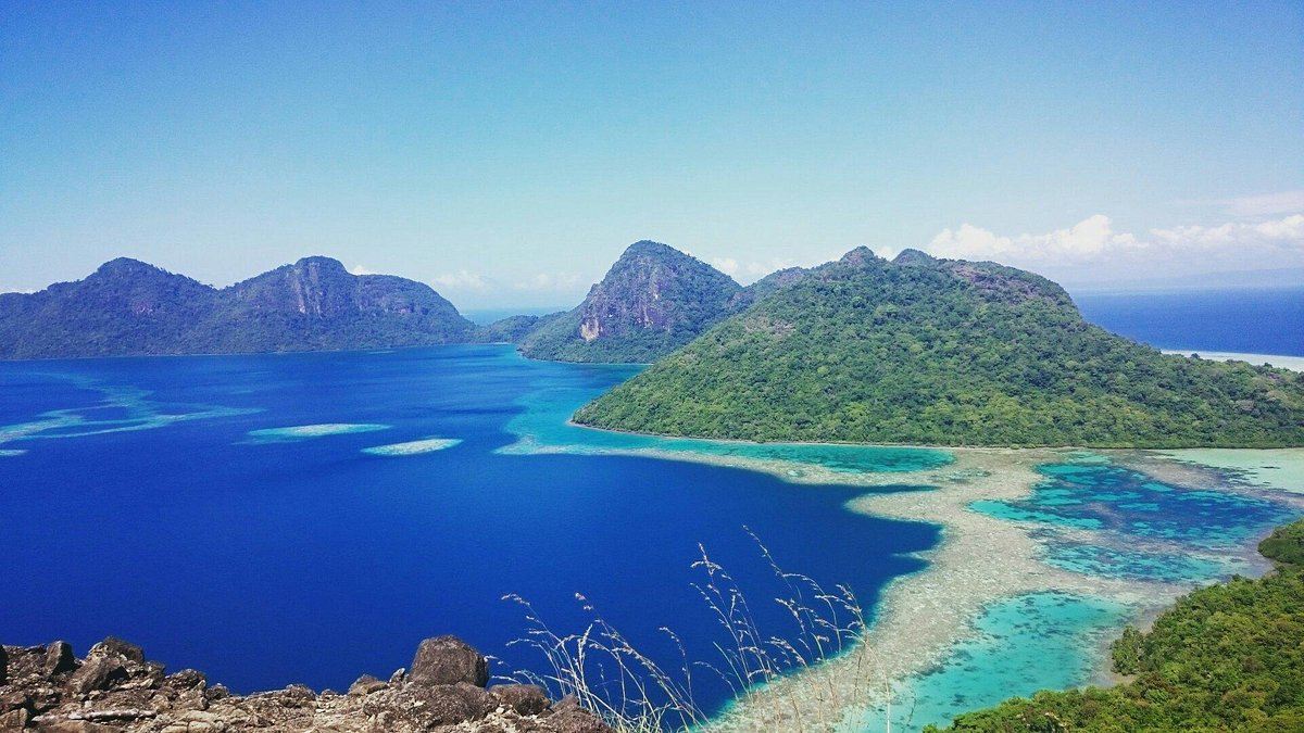 Bohey Dulang Hike Overlook