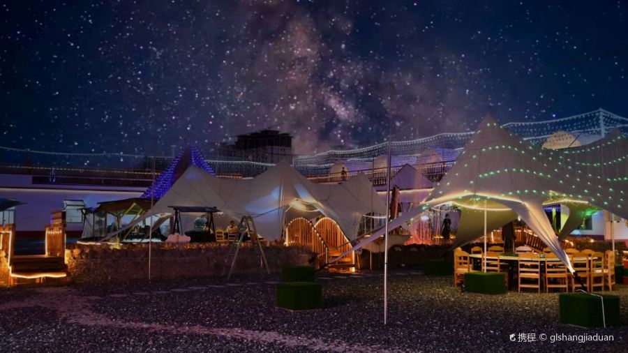 苏德乐众星河营地