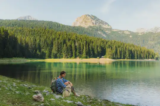 Hotels near Black Lake