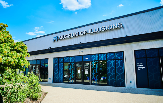 Museum of Illusions - St. Louis