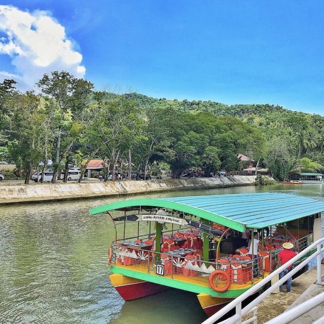 Floating restaurant in Bohol