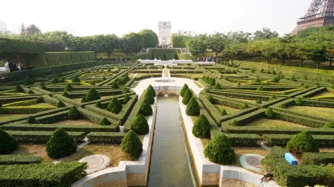 Window of the world-France Chateau de Versailles