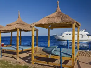 Belle Mare Beach
