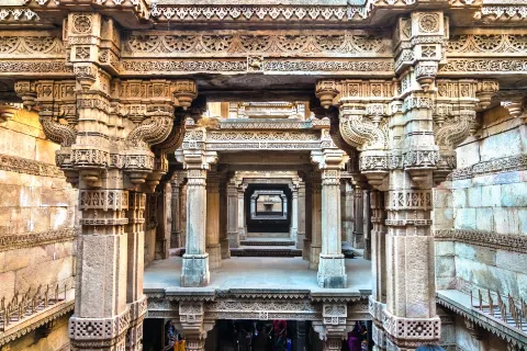 Adalaj-Stufenbrunnen