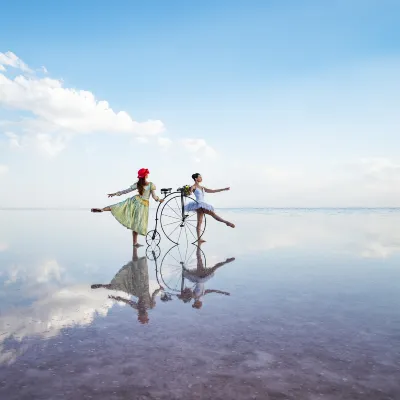 Отели рядом с достопримечательностью «Menara PNS»