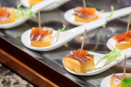 Zhonggengxilaidengjiudian·shengyanbiaozhi Restaurant