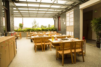 Yue jun ba zi lao pai hot pot