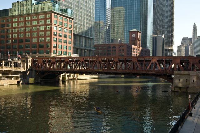 2022 Chicago Skyline: 9 Iconic Chicago Buildings and How to Explore Them