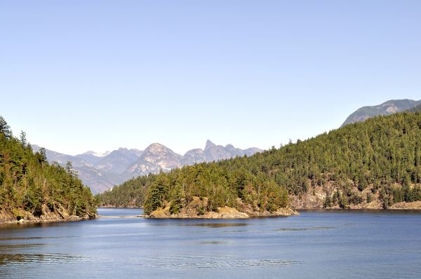 voo Bella Coola para Powell River