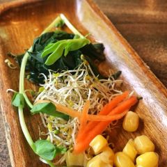立德布洛灣山月村餐廳 User Photo