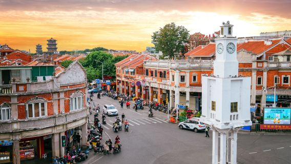 Quanzhou Ancient City Kaiyuan Temple Luoyang Bridge Maritime Silk Road Private Group Private Tour One-day Tour from Xiamen City