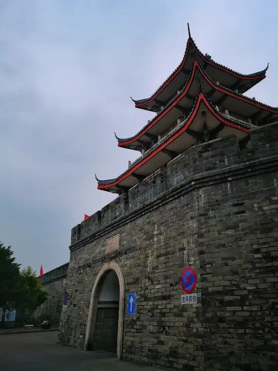 鄰近竹木門城樓的酒店