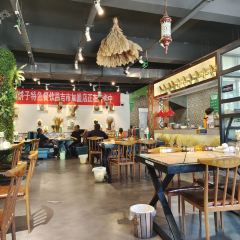 奔跑的肉饼子特色餐饮(锦福小区店) User Photo