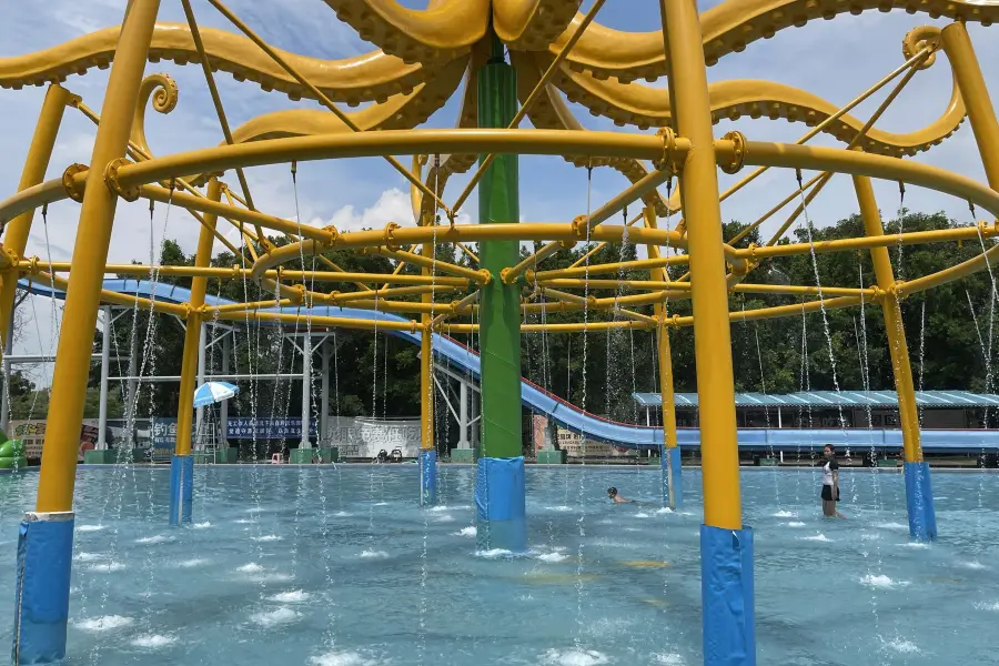 Maoming Forest Park Aquatic World