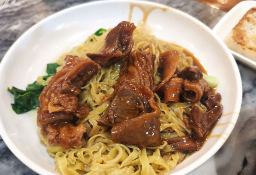 牛腩捞粗面