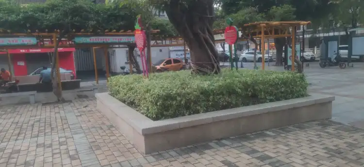 Hotels near Hongmian Park