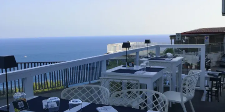 La Posteria Wine & Food