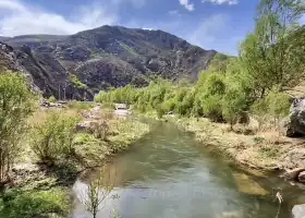 哈拉沁河