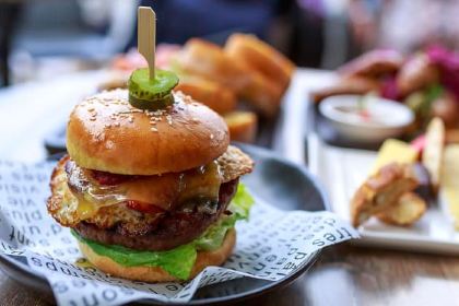 Gusti Restaurant & Bar