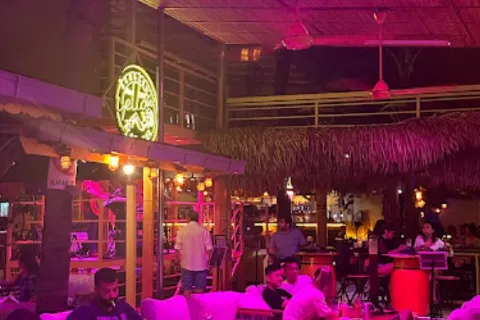 Yellow Beach Cafe