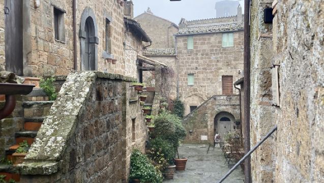 佛羅倫斯出發 羅馬結束：阿雷佐+白露裡治奧古城中文包車一日遊